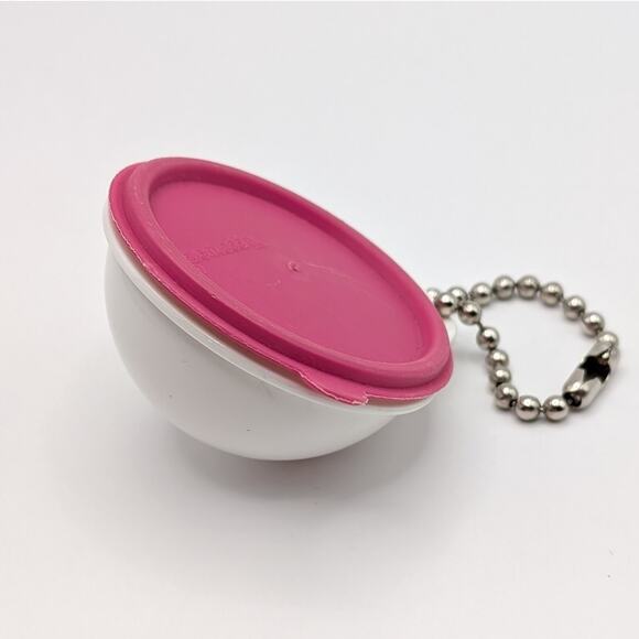 Vintage Plastic Tupperware Miniature Thatsabowl Pink Lid Keychain Trinket - Picture 1 of 6